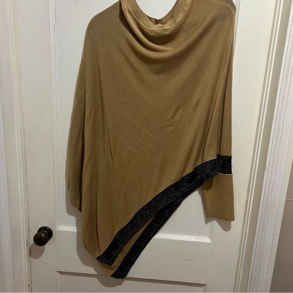 Interesting Asymmetrical Cut Cato Sweater Tan and Black Womens Large - Picture 1 of 7